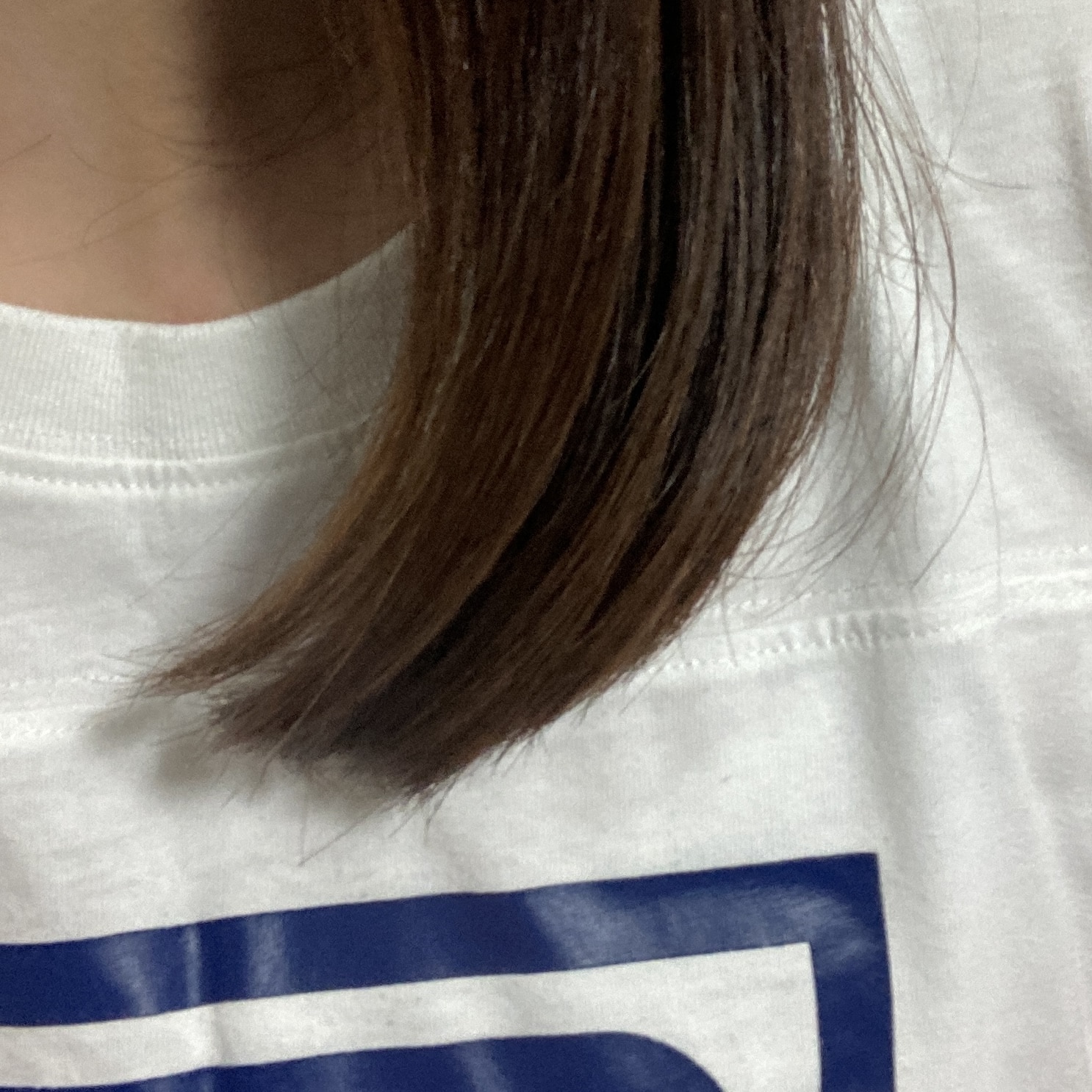 ドライヤー後の片側の髪の毛先