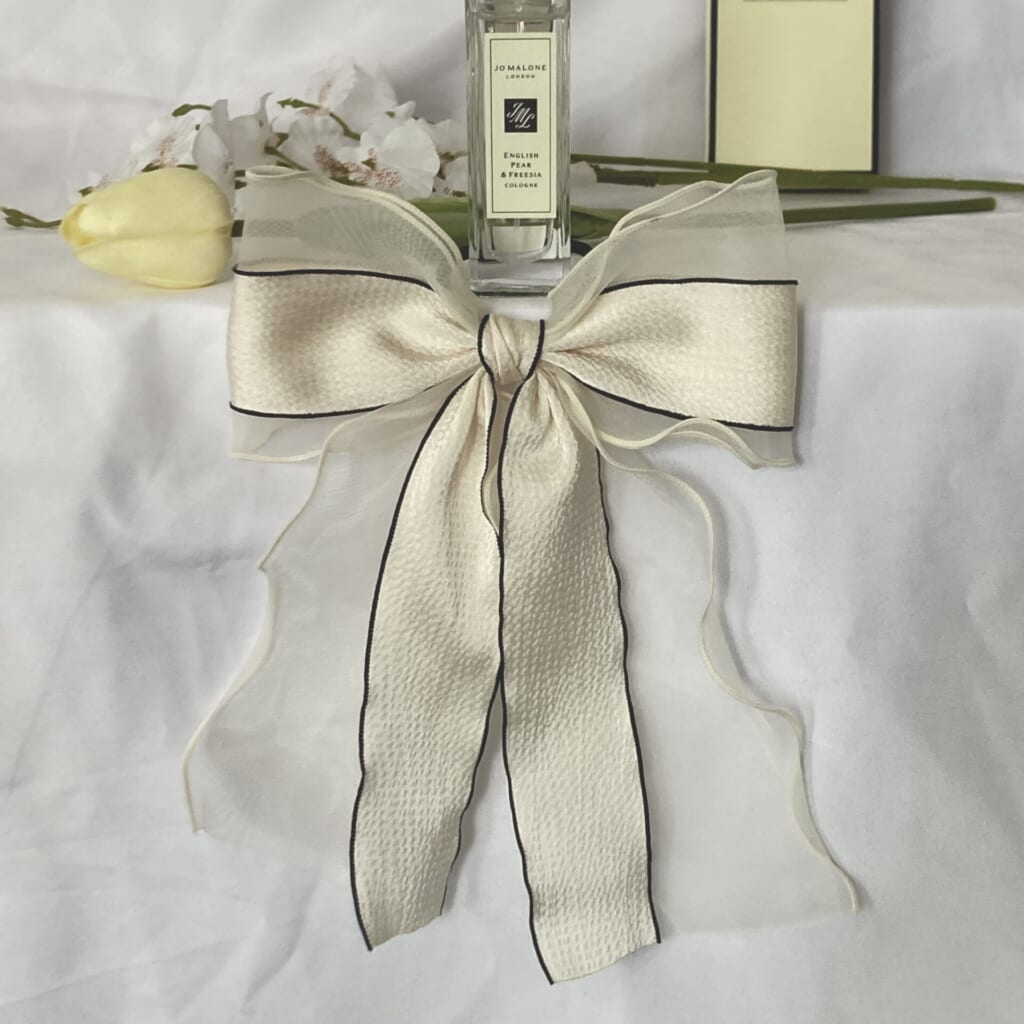 正面からのリボン全体