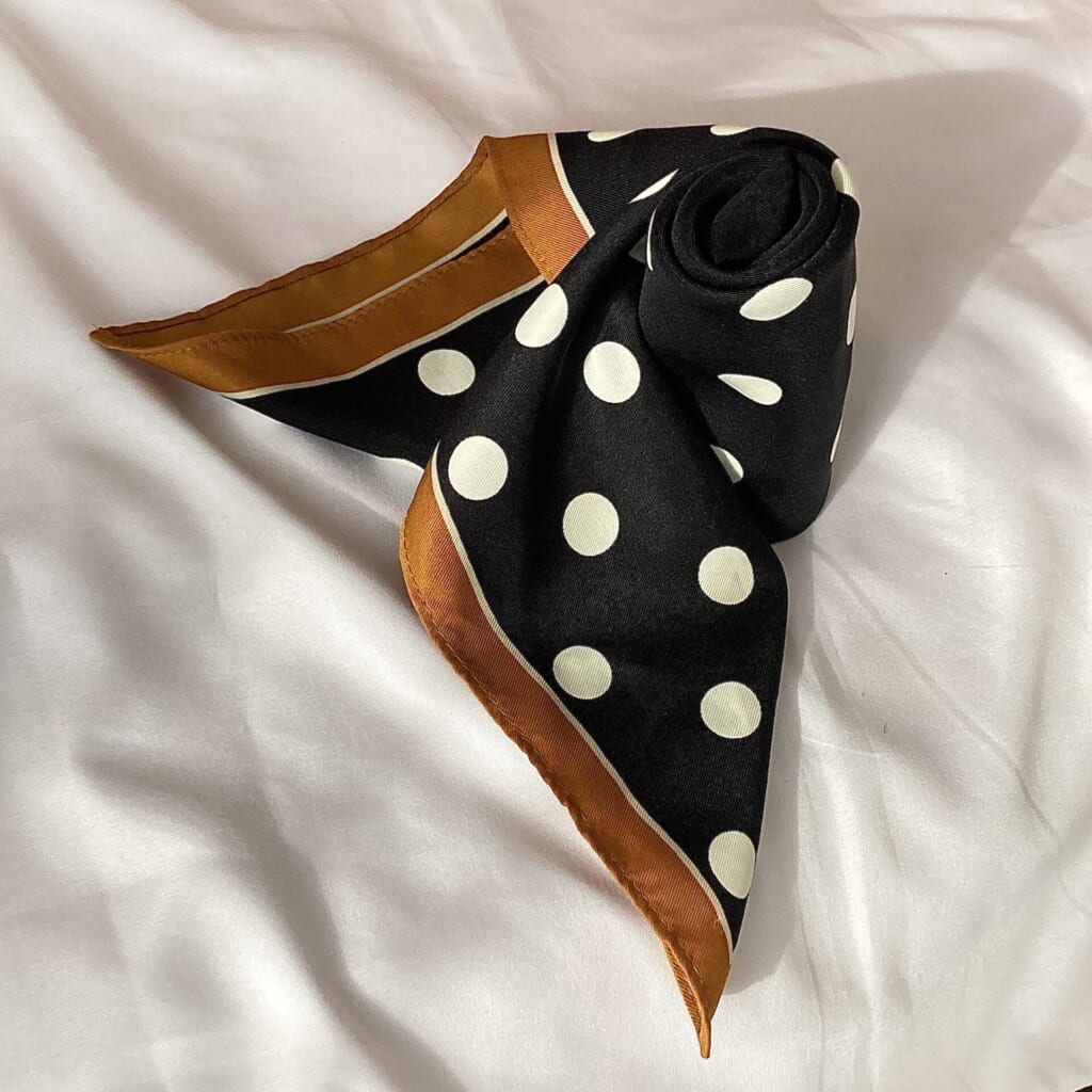 きれいに置かれたスカーフ