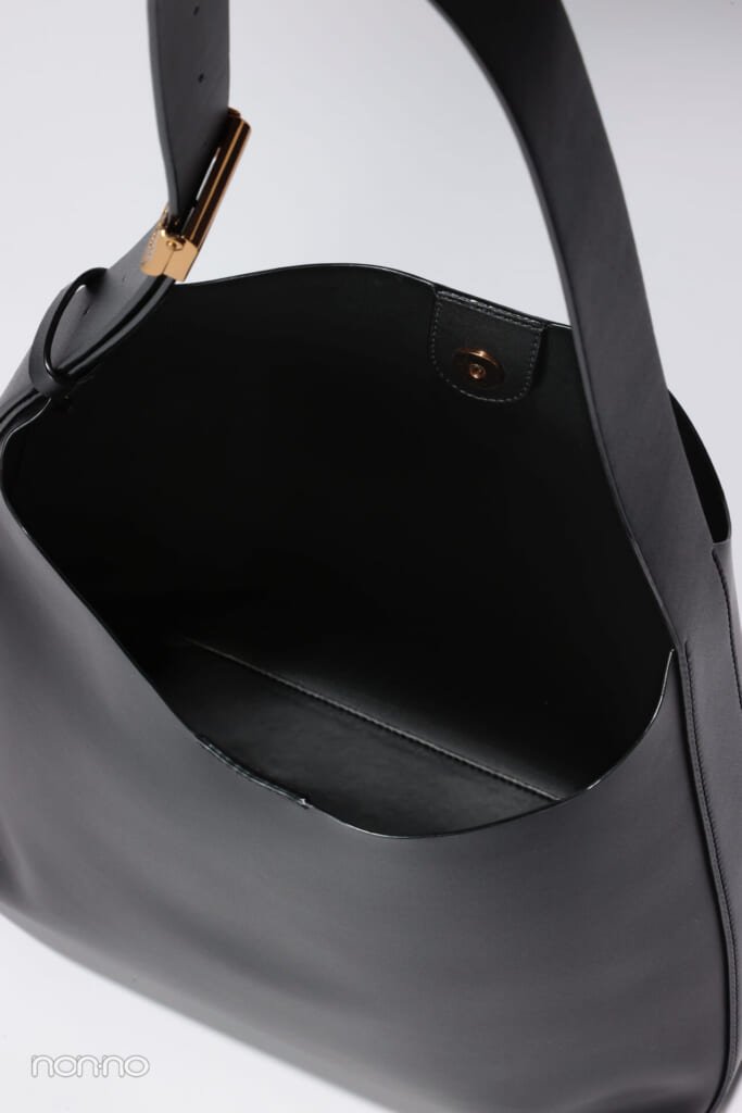 エドナ トートバッグ　ブラックの中