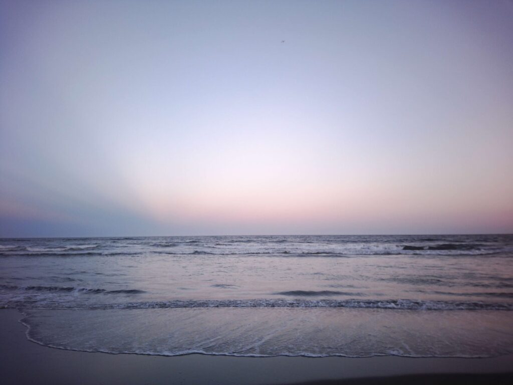 浜辺の写真　ブルー