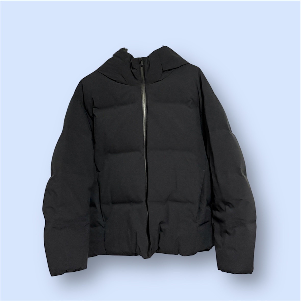 ユニクロ シームレスダウンパーカ