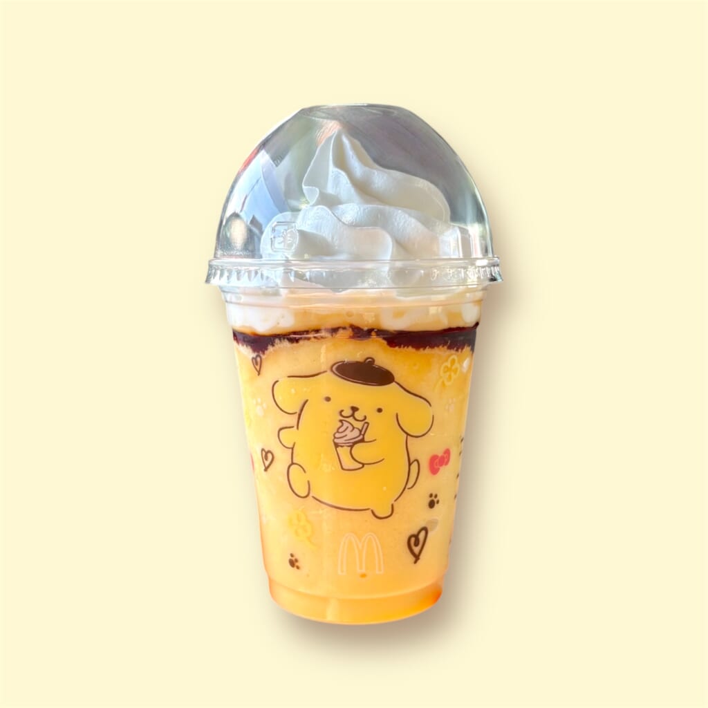 ポムポムプリンのクリーミープリンフラッペ
淡いイエローが可愛い