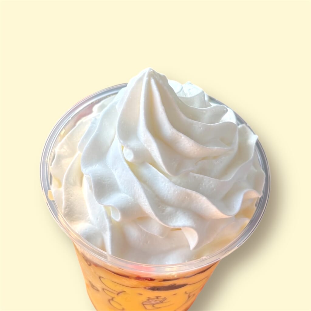 ポムポムプリンのクリーミープリンフラッペ
ホイップがたっぷり