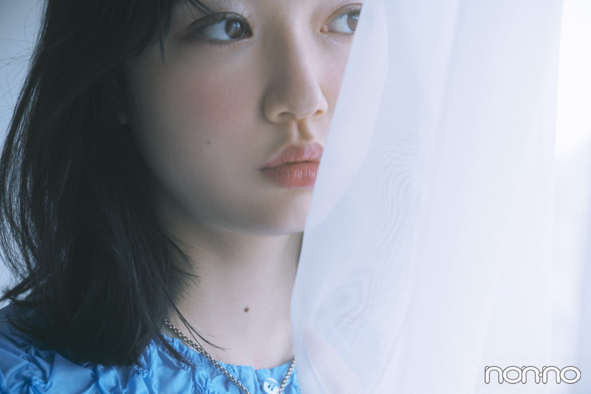映画『違国日記』小宮山莉渚のインタビュー、寄りの目線外しのショット