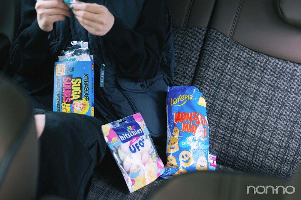 おばけ型のお菓子やカラフルなお菓子