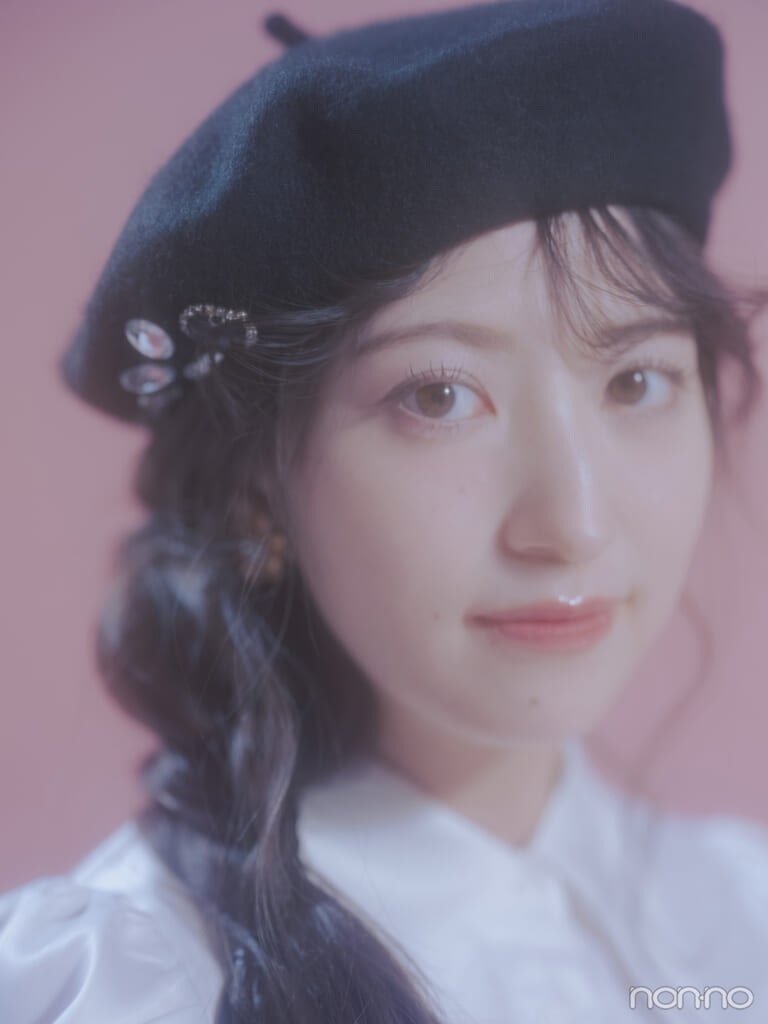 トレードマークにもなっているベレー帽をかぶったモーニング娘。’25羽賀朱音さんのアップ写真