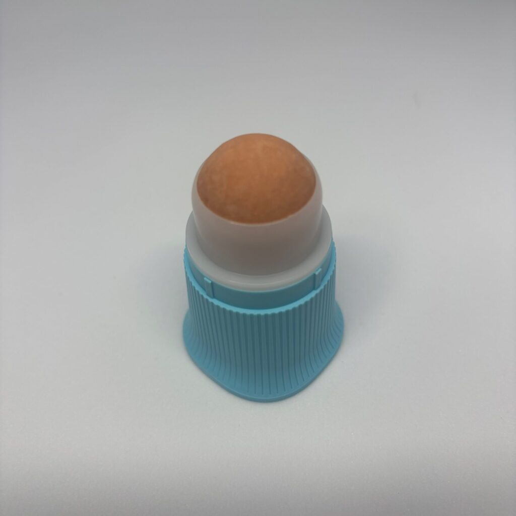 中には球状のボールが入っています
