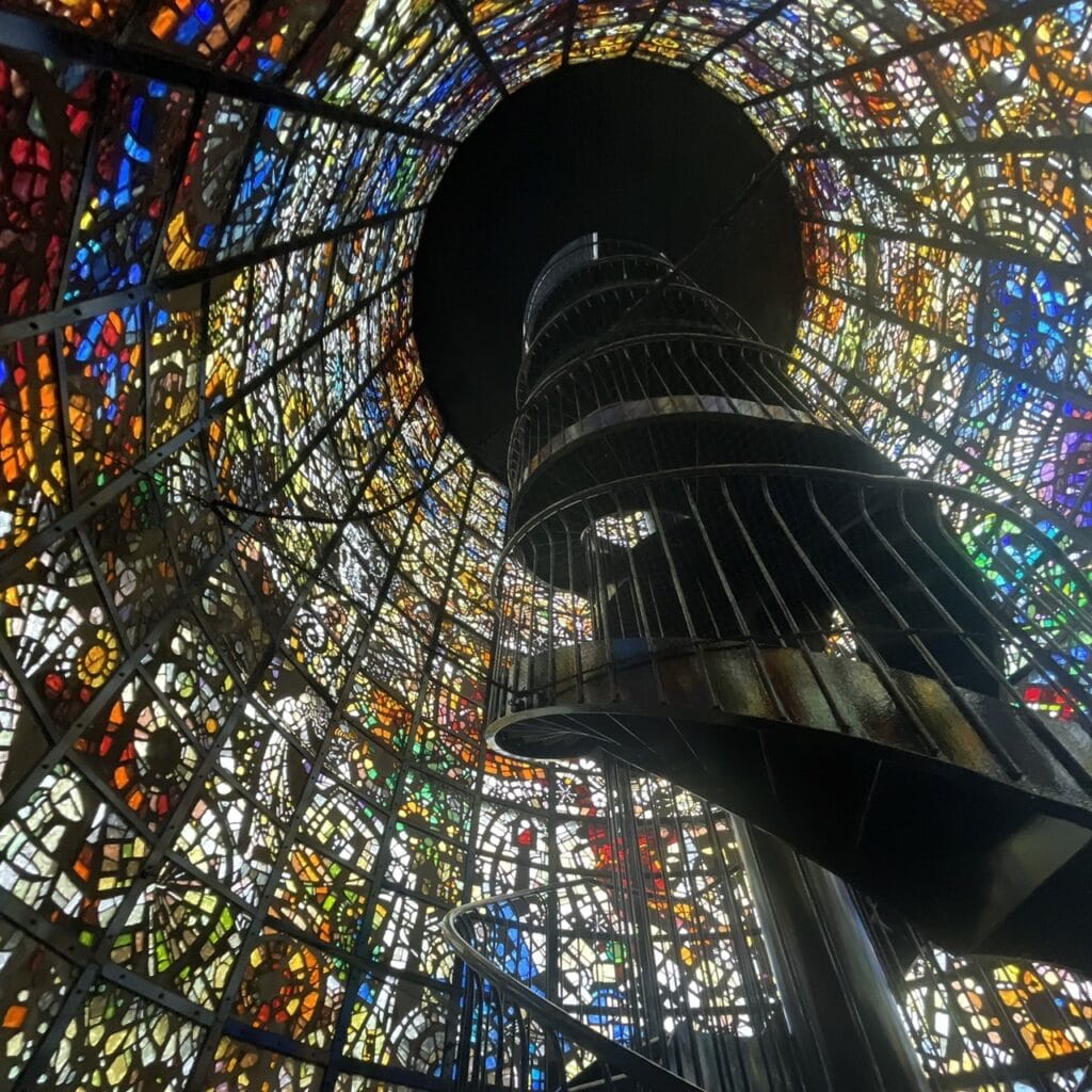 彫刻の森美術館　幸せをよぶシンフォニー彫刻　内部