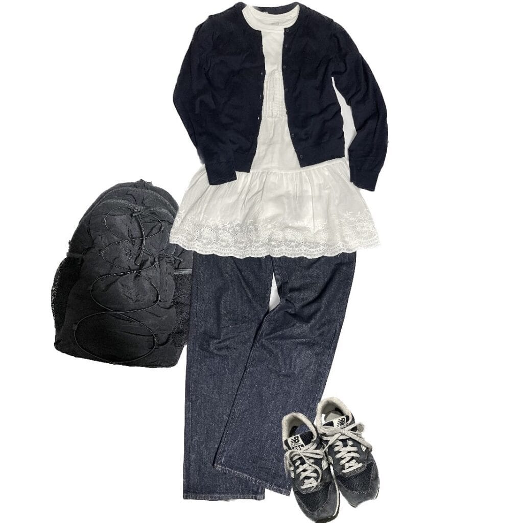 通勤コーデ　キャミチュニックコーデ
チュニック/DISCOAT,カーディガン/UNIQLO,インナー/UNIQLO,ボトムス/UNIQLO,スニーカー/New Balance,リュック/LOWRYS FARM