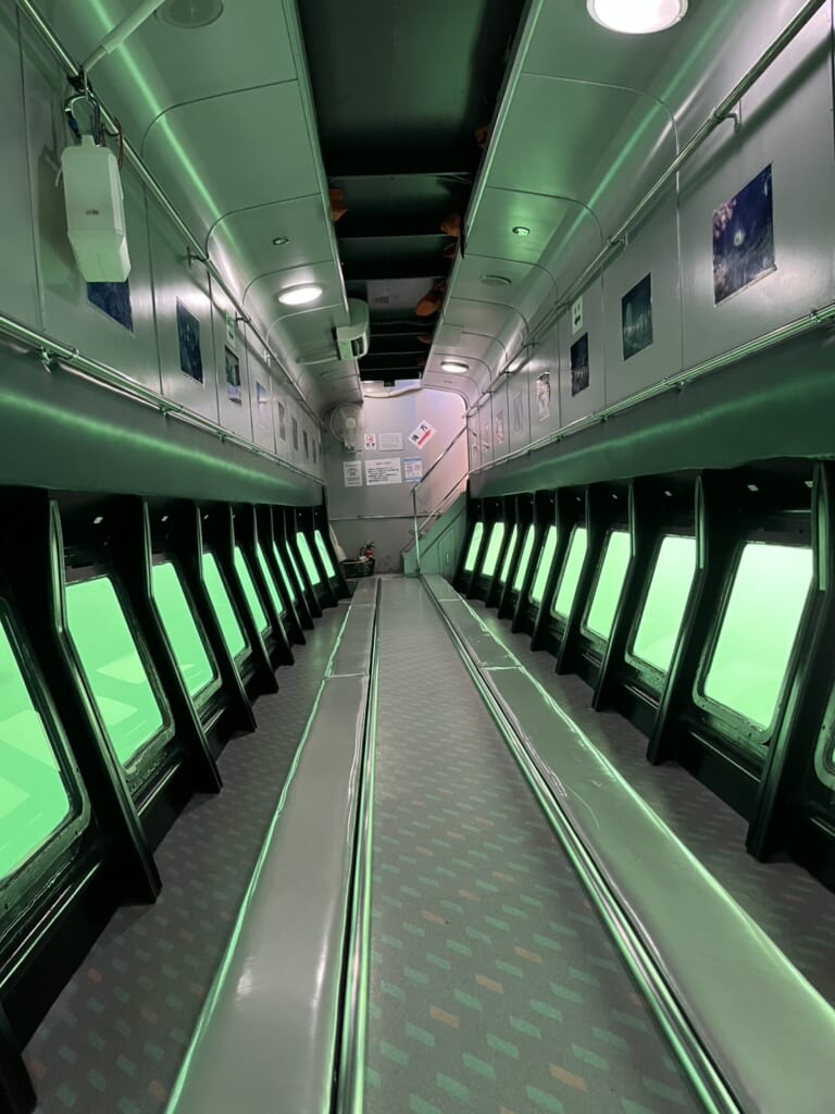 にじいろさかな号