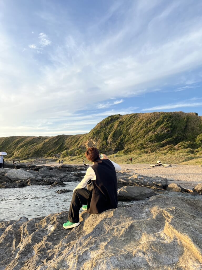 馬の背洞門 海岸