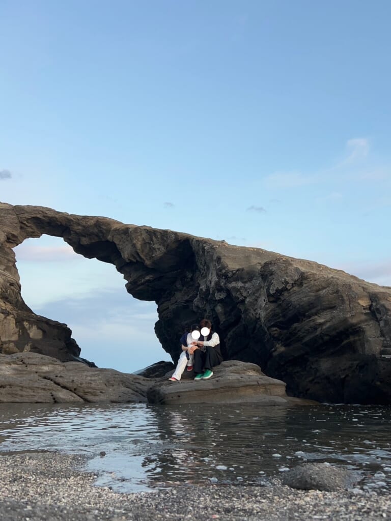 馬の背洞門 カップルフォト