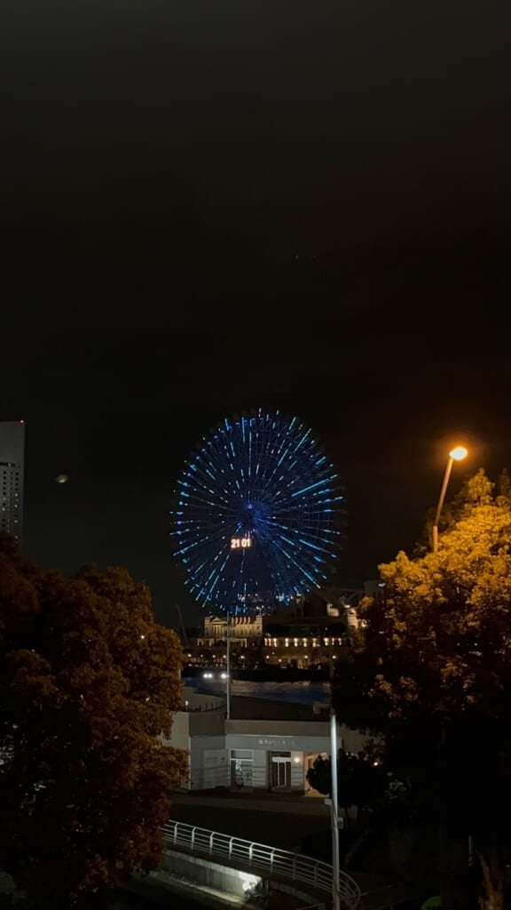 横浜　コスモクロック