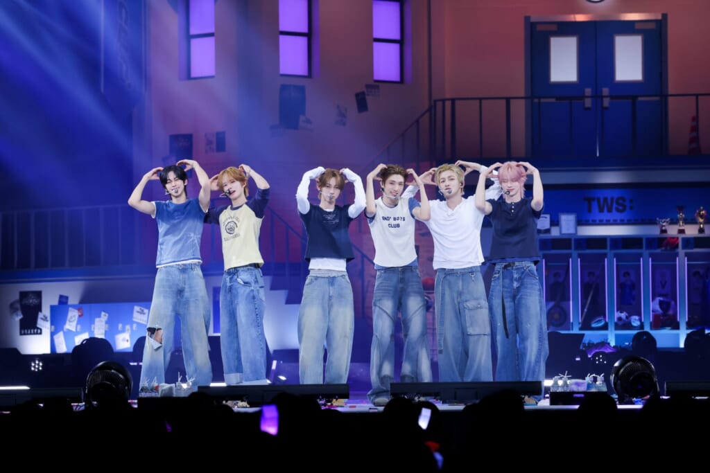 愛嬌を見せるTWS