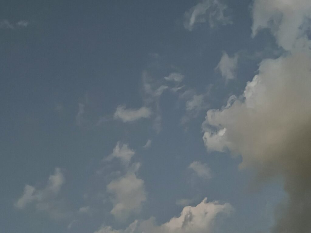 夕方と夜空の間の空