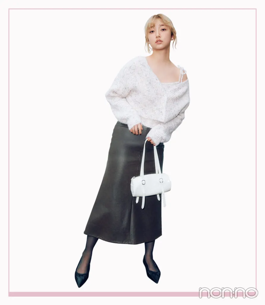 小宮山莉渚の大学生の一週間コーデ、木曜日のレザー調スカートスタイル