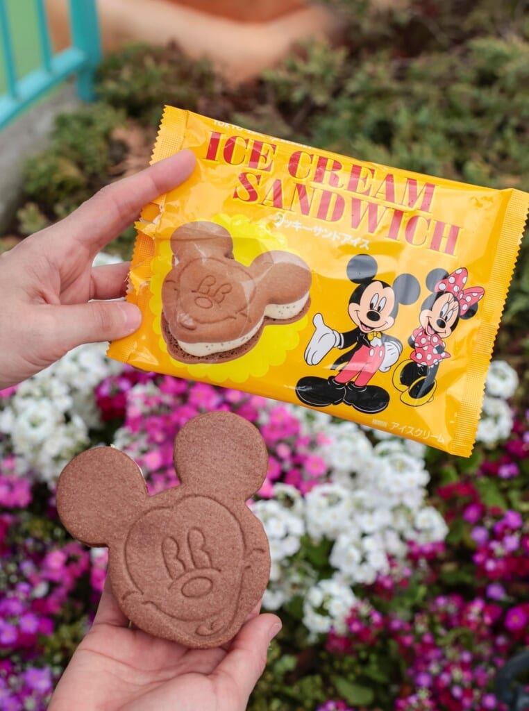 ミッキー・クッキーサンドアイス