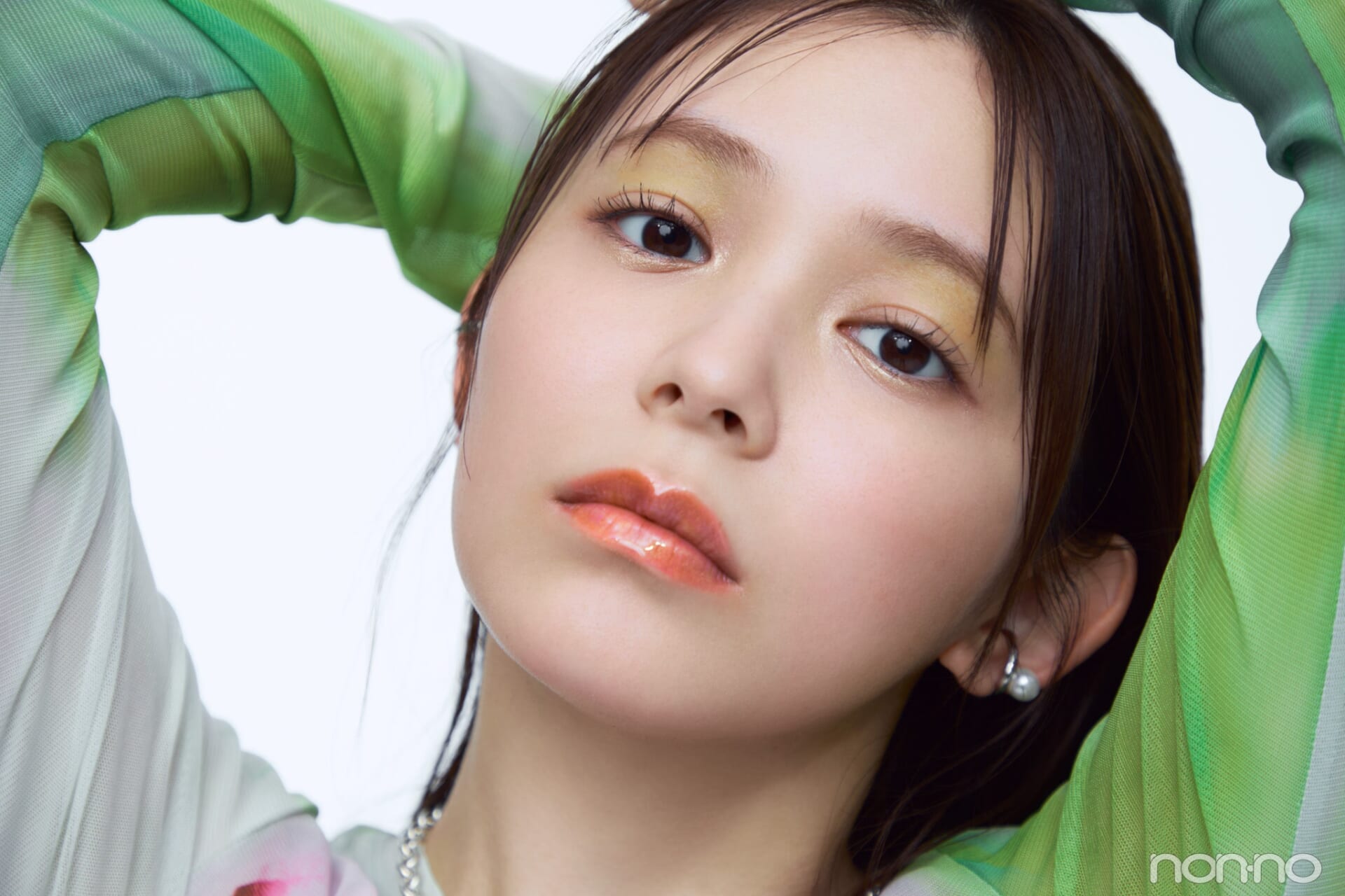 ADDICTION ザ リップ グロス ティントをつけた久間田琳加