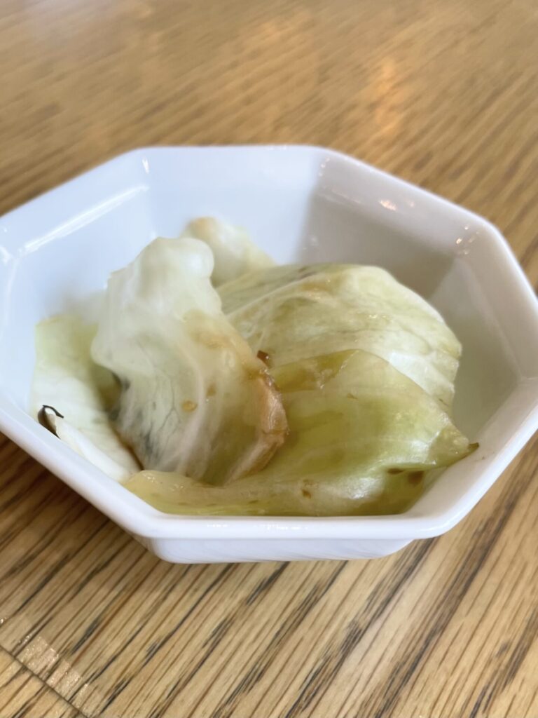 ゆるドキ☆ダイナーのお通しの塩こんぶキャベツの画像です。