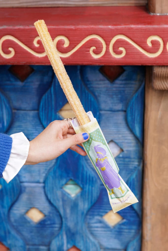 ディズニーシー食べ歩きおすすめ「チュロス(チャイシュガー)」