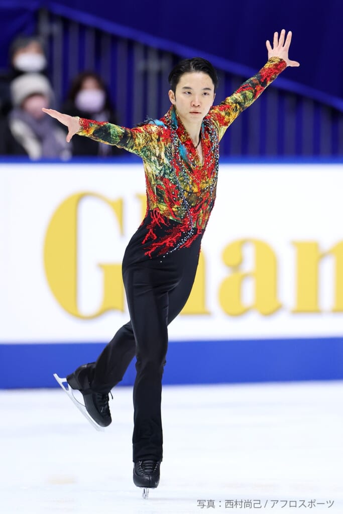 全日本選手権でショートプログラムを滑る友野一希