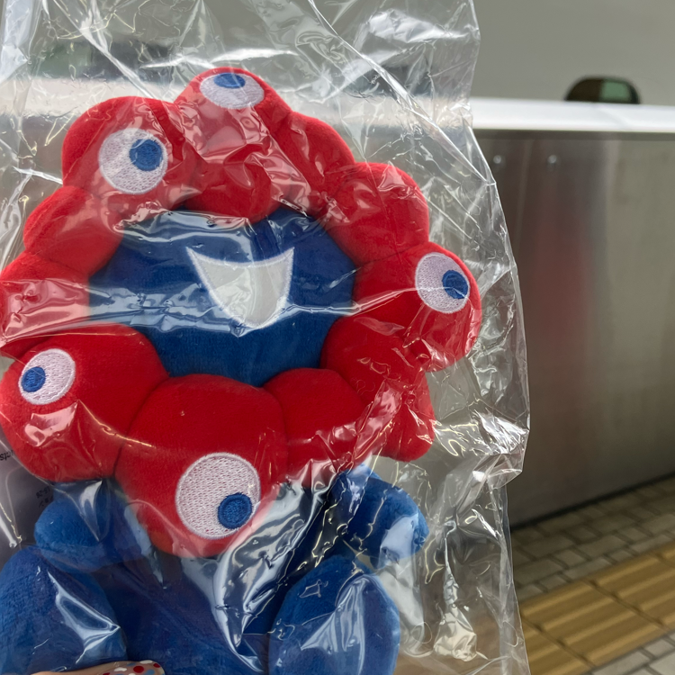 ミャクミャクのぬいぐるみ