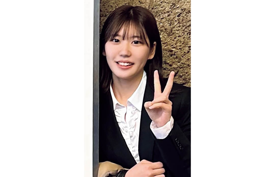 リアル入学式スーツコーデ1-7 フリルブラウス