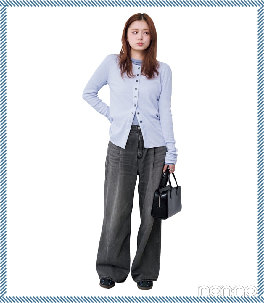 CLANE
TUCK WIDE DENIM PANTSのデニムをはいた紺野彩夏