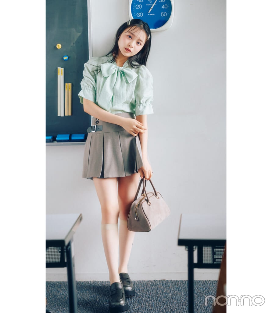 林芽亜里の時間割別大学生の作り置き通学コーデモデルカット2-1