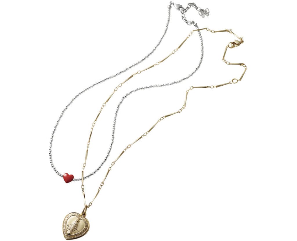 井上和の白Tに合うアクセサリー