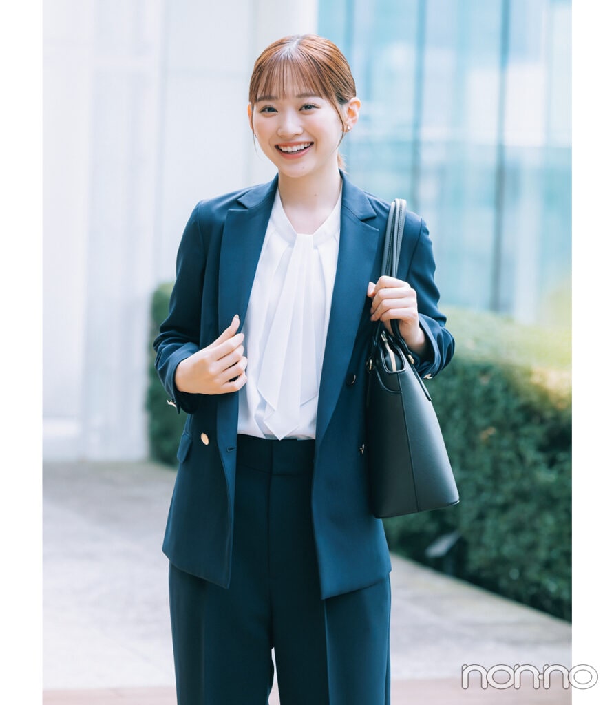 ネイビージャケットは
清潔感あふれるインターンコーデの最適解！