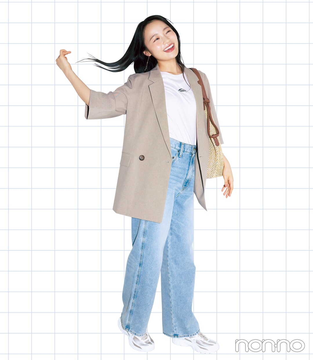 プラステの吸水・吸汗速乾機能つきジャケットを着た林芽亜里