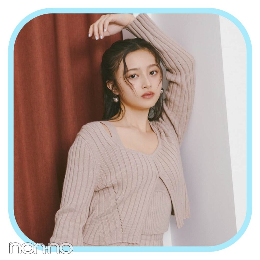 井上和のワンピ見え
ニットアップコーデ