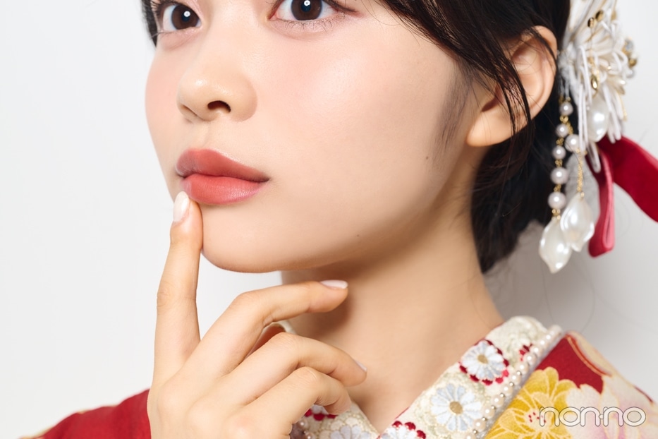 リップにフォーカスした林芽亜里の口元