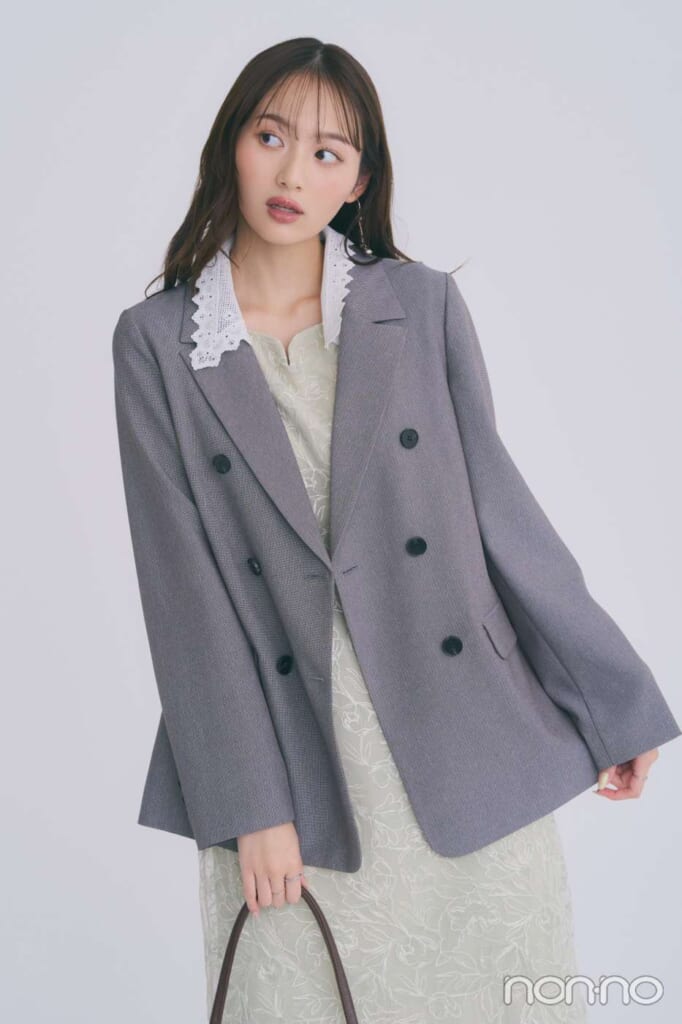 レース付きジャケットの着こなし