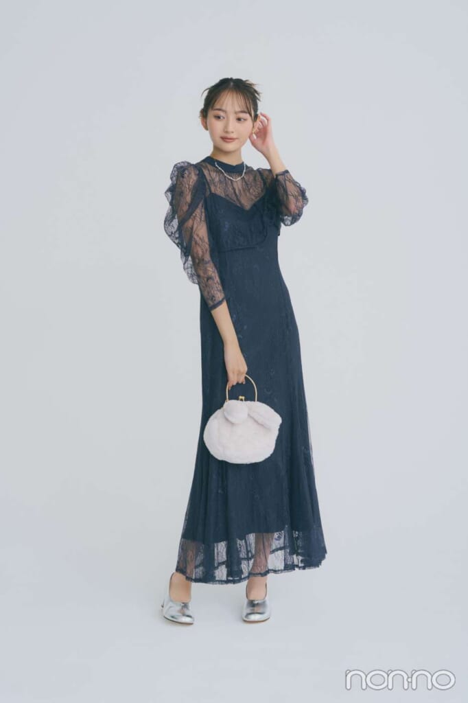 チュールボレロフレアキャミワンピースを着る加藤栞
