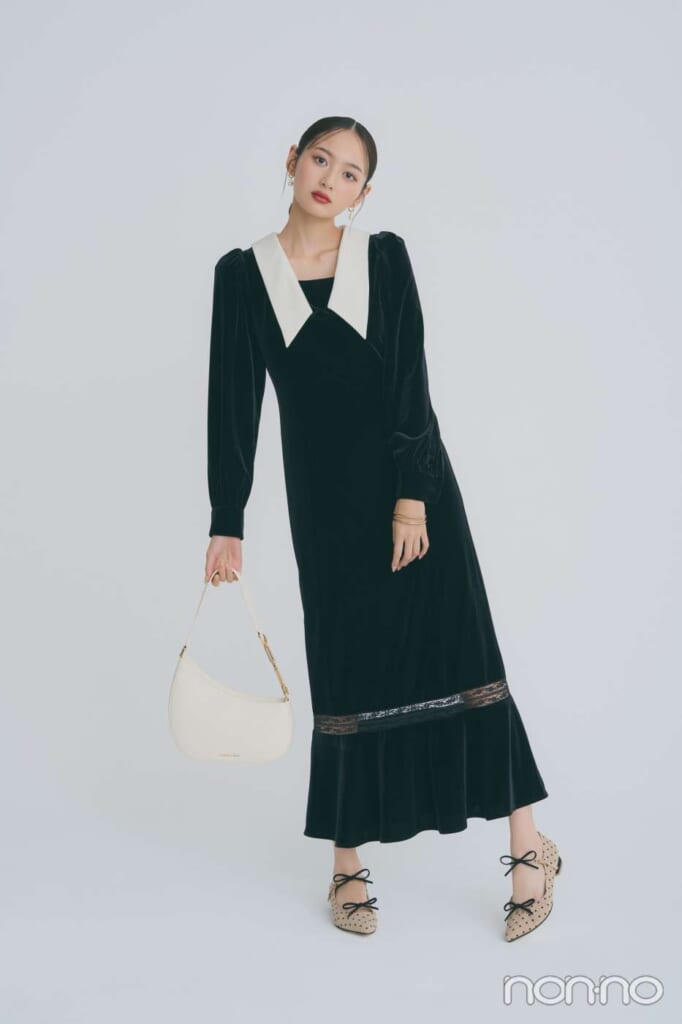 ベロアマーメイドワンピースを着る加藤栞