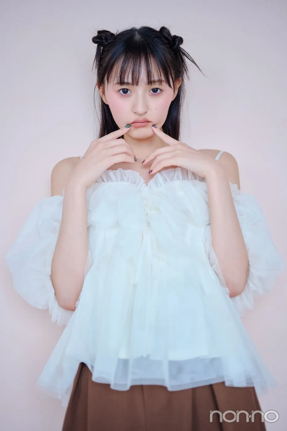 遠藤さくらが着こなす大学生の一週間コーデ 日曜日のオフショルコーデ