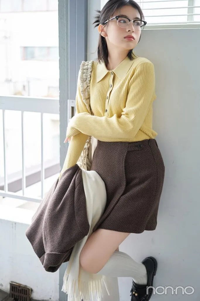 出口夏希の大学生の一週間コーデ、火曜日のミニスカスタイル