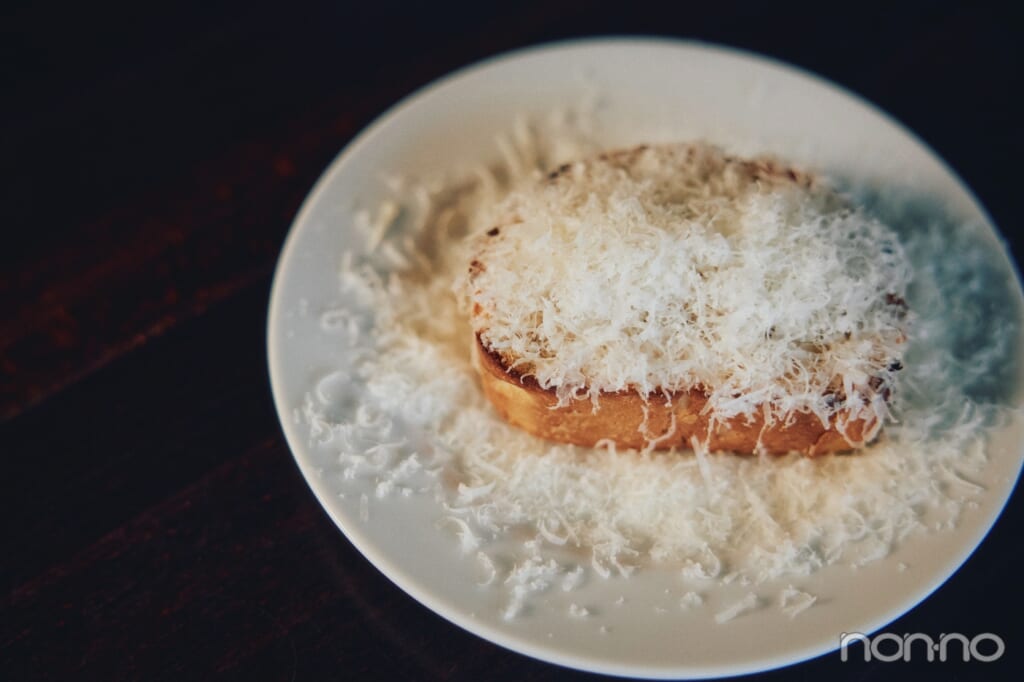 チーズがたくさんかかったトースト