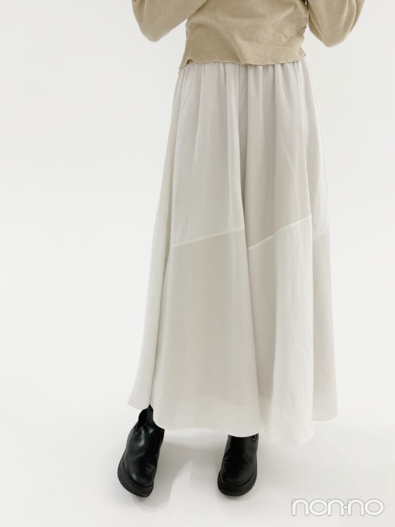 ふわっとした白スカート