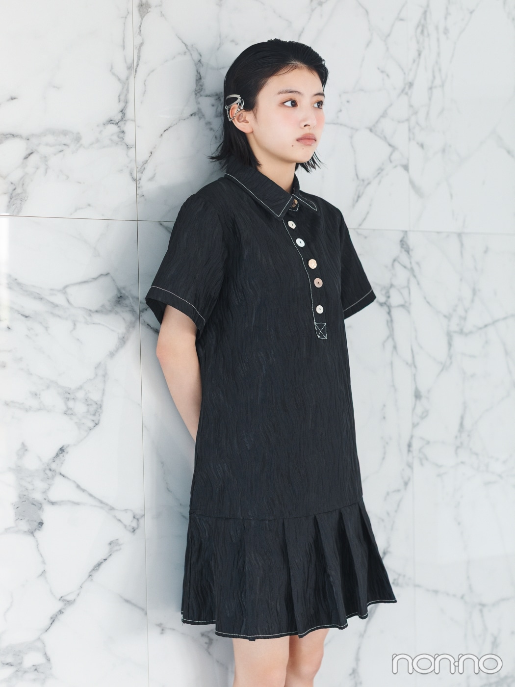 出口夏希の大学生の一週間コーデ、水曜日のミニワンピスタイル