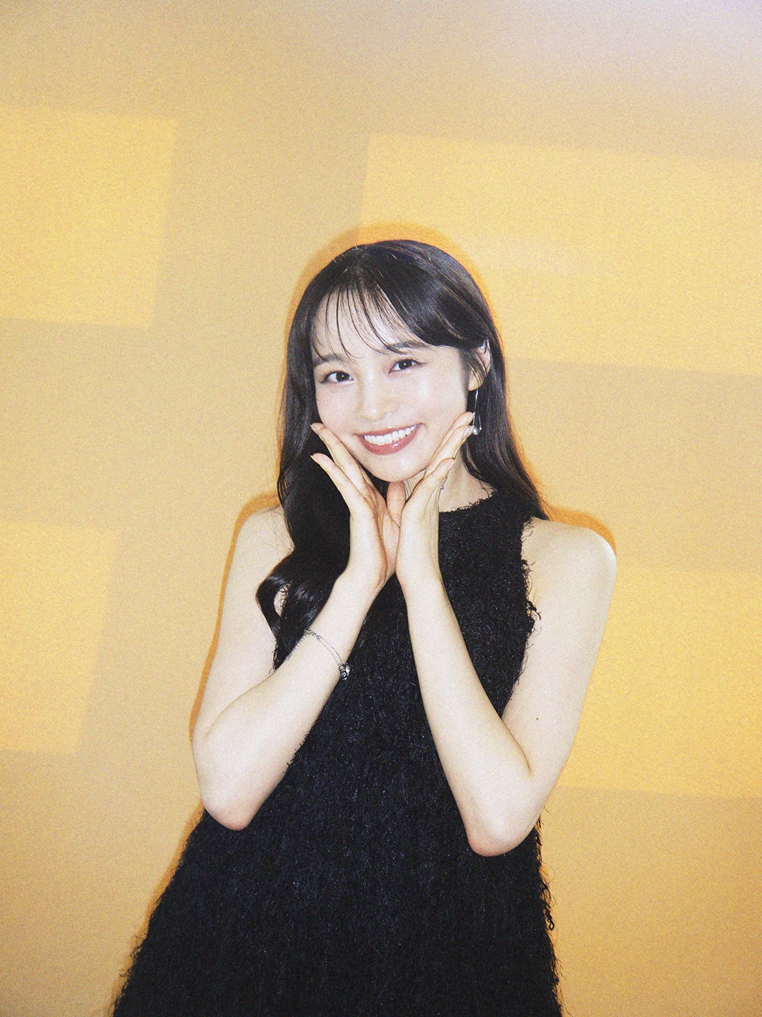 林芽亜里さんソロカット