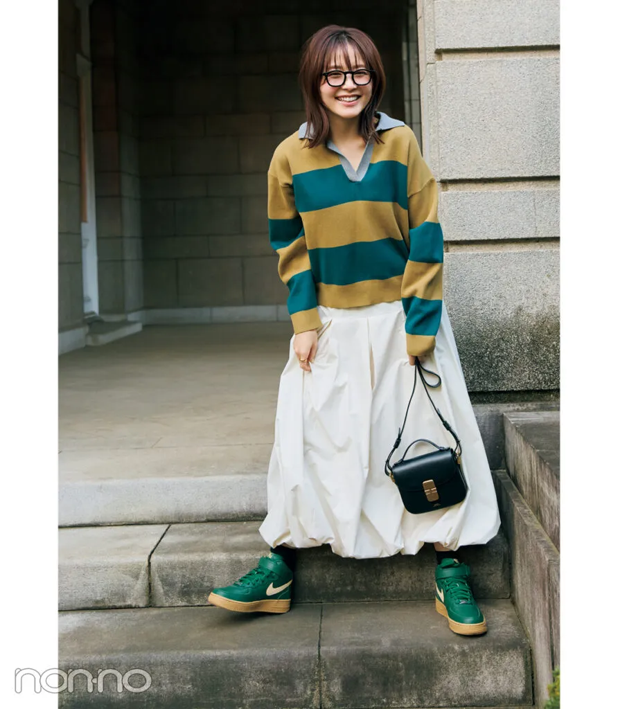 久間田琳加の大学生の一週間コーデ、木曜日のバルーンスカートスタイル