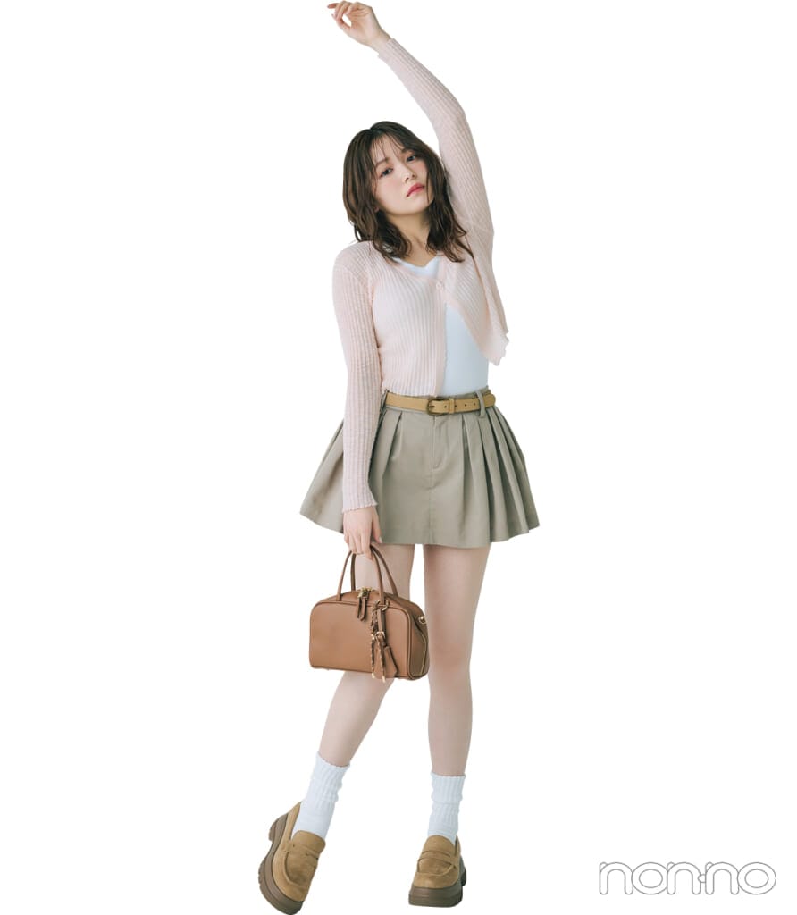 久間田琳加のペールピンク
＋ベージュの春コーデ2