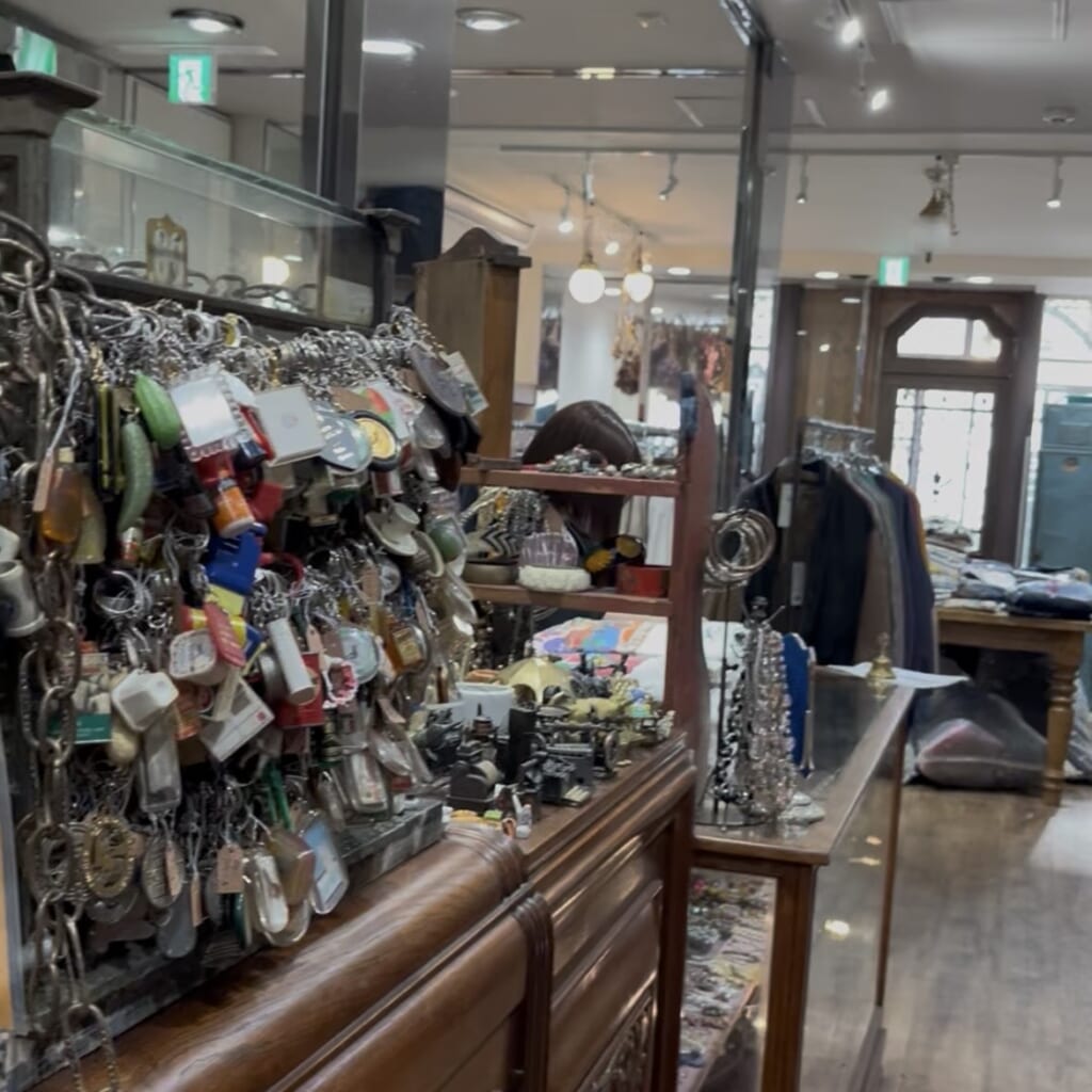 Titti Vintage レジ横 雑貨コーナー ヨーロッパ キーホルダー