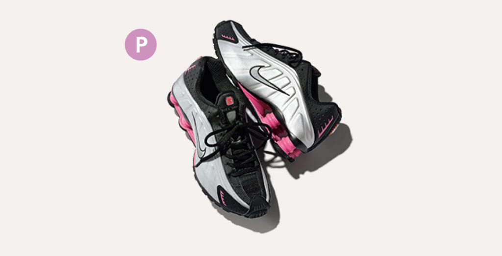 スタイルアップ着回しアイテム_ハイテクスニーカー