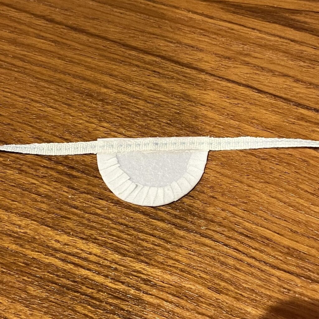 ぬいぐるみ スタイ ひも 糊付け