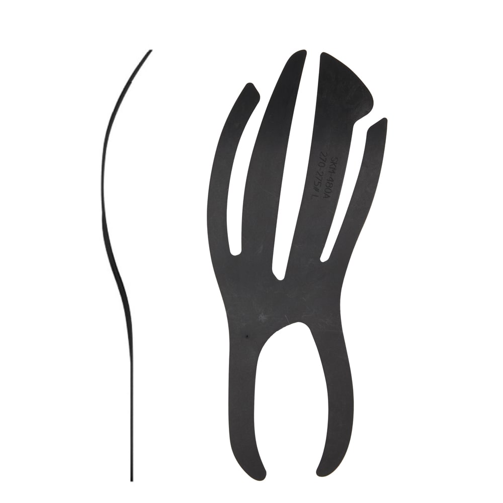 デサントの「DELATAPRO EXP V3」のフォーク型カーボンプレート